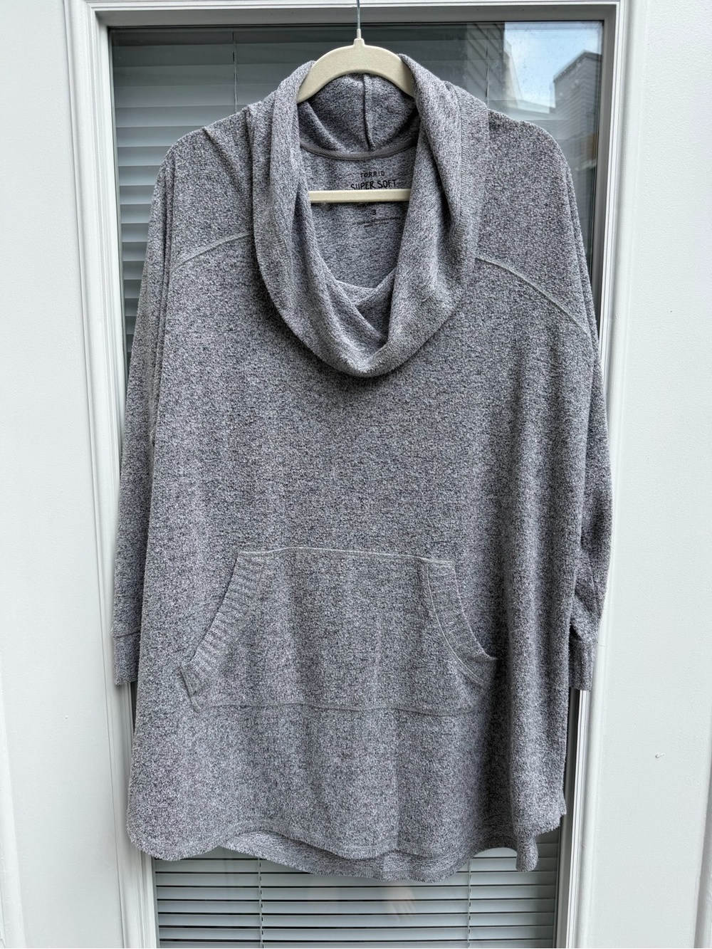 Torrid Super Soft Plush Cowl Neck Tunic Sweater Gray Plus Size 3 3X